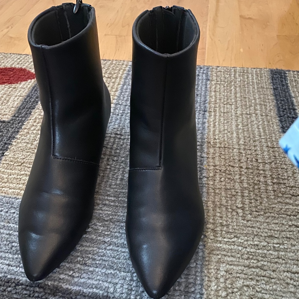Clark’s Women’s Teresa Leather Ankle Boots